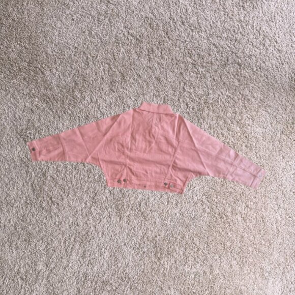 🧥 **Top: Levi’s Pink Denim Jacket** - Picture 6 of 14